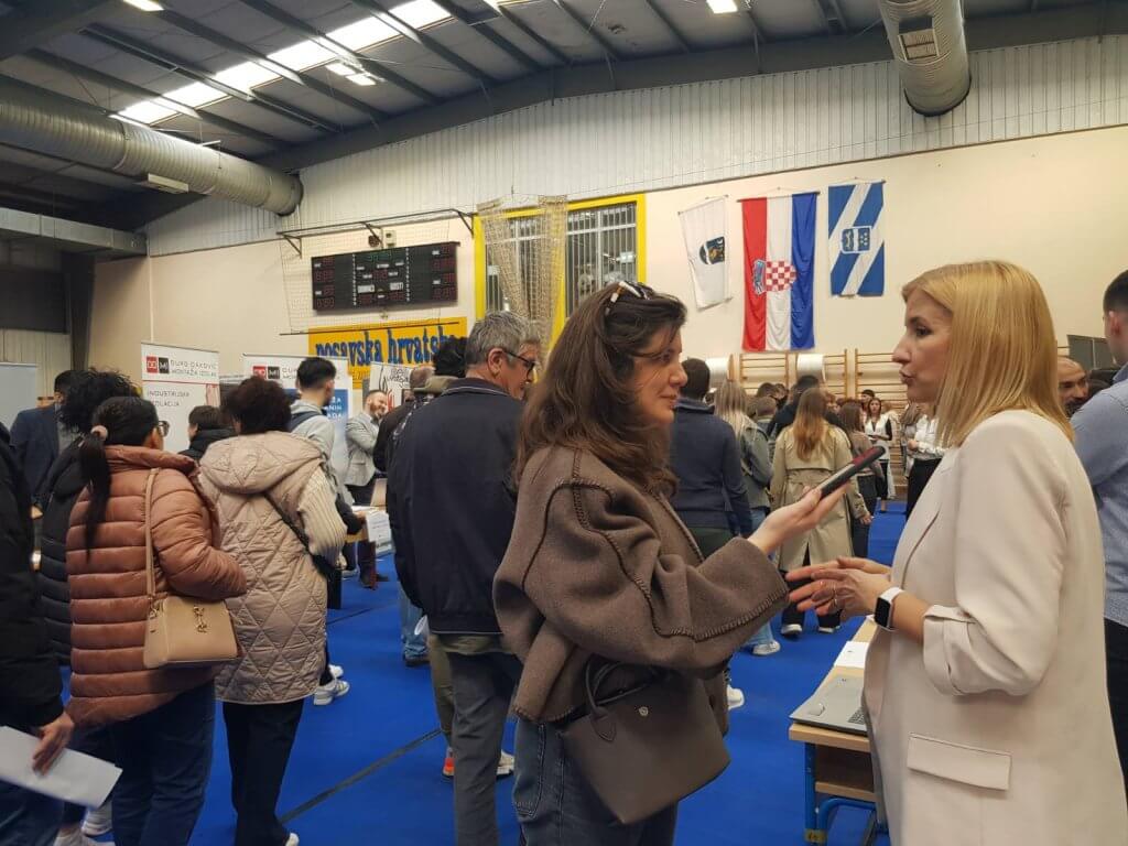 Centar za profesionalnu rehabilitaciju Osijek izlagao je na sajmu poslova u Slavonskom Brodu